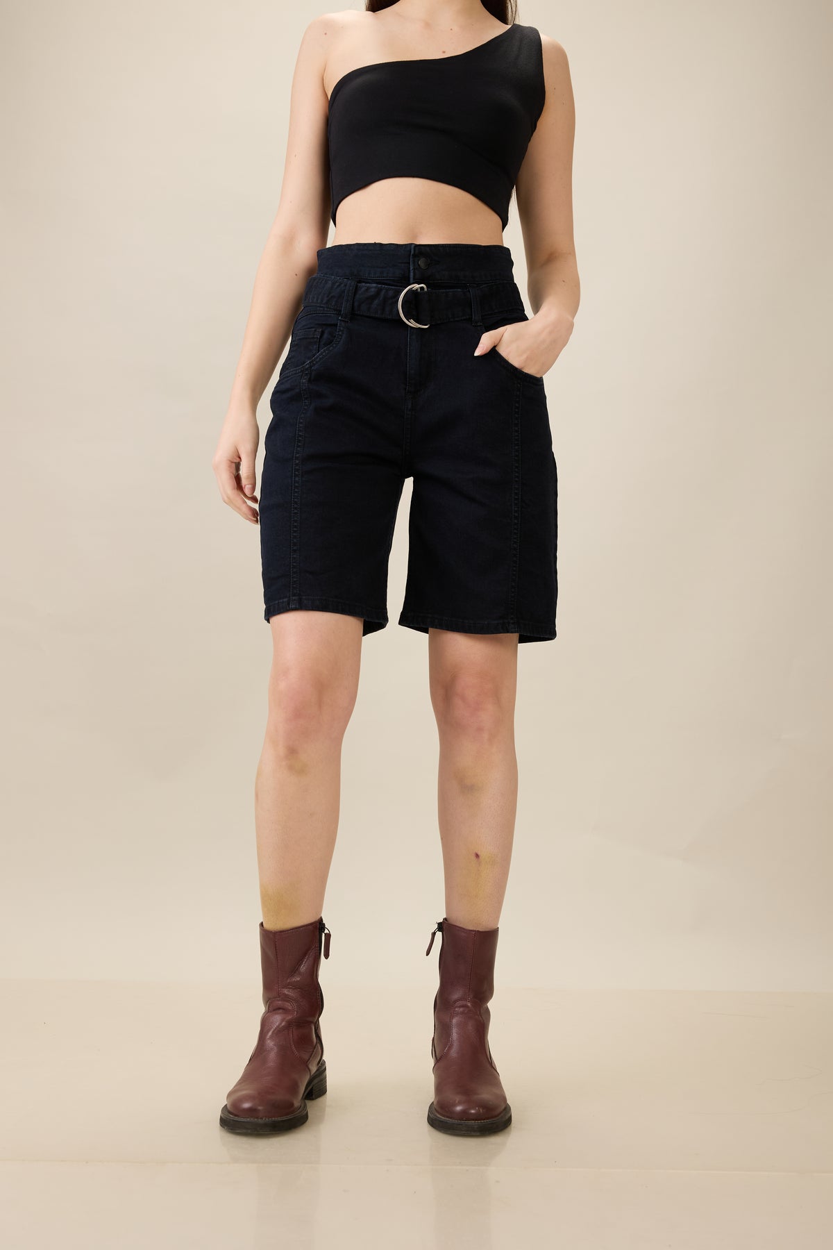 Belted Muse Bermudas