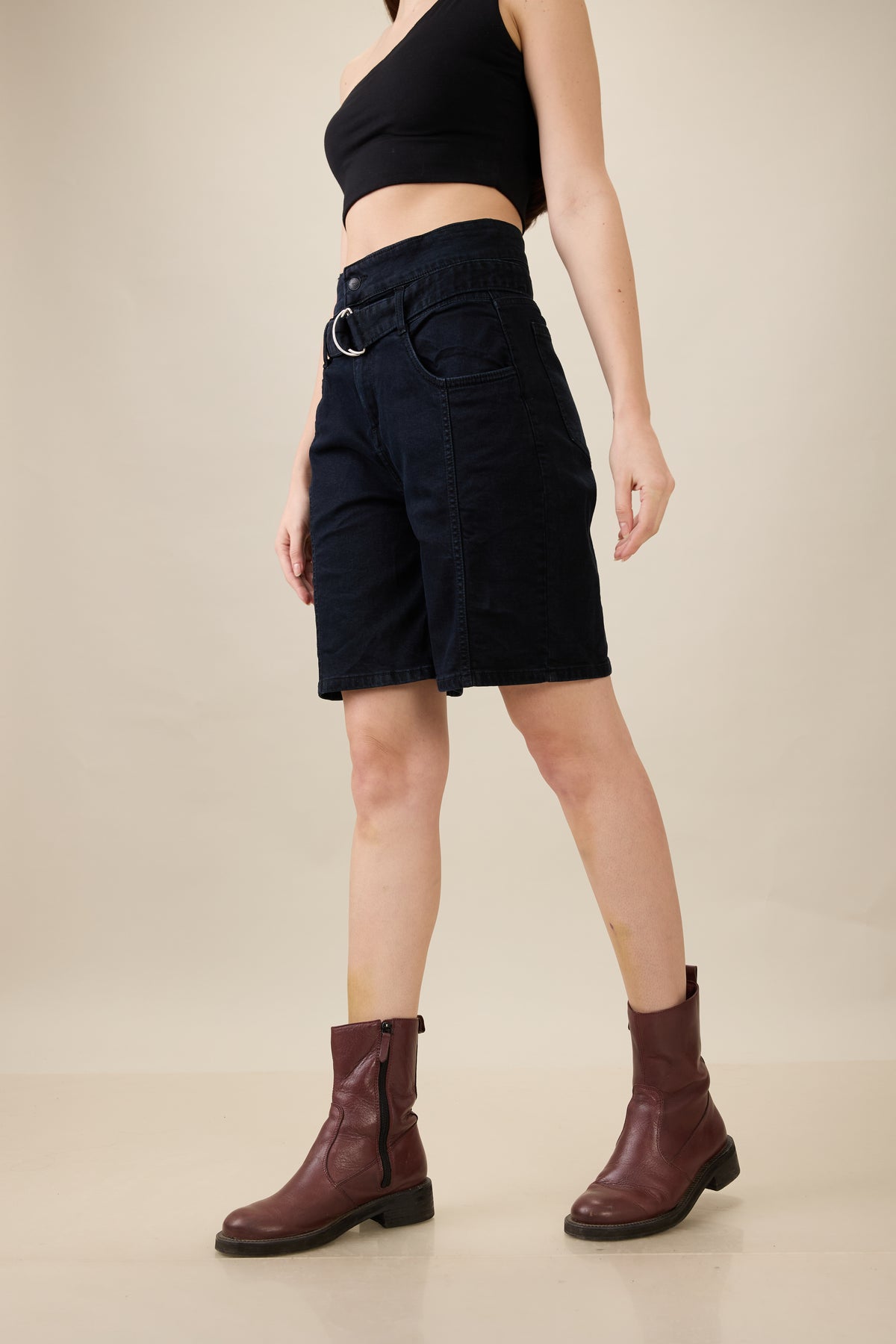 Belted Muse Bermudas