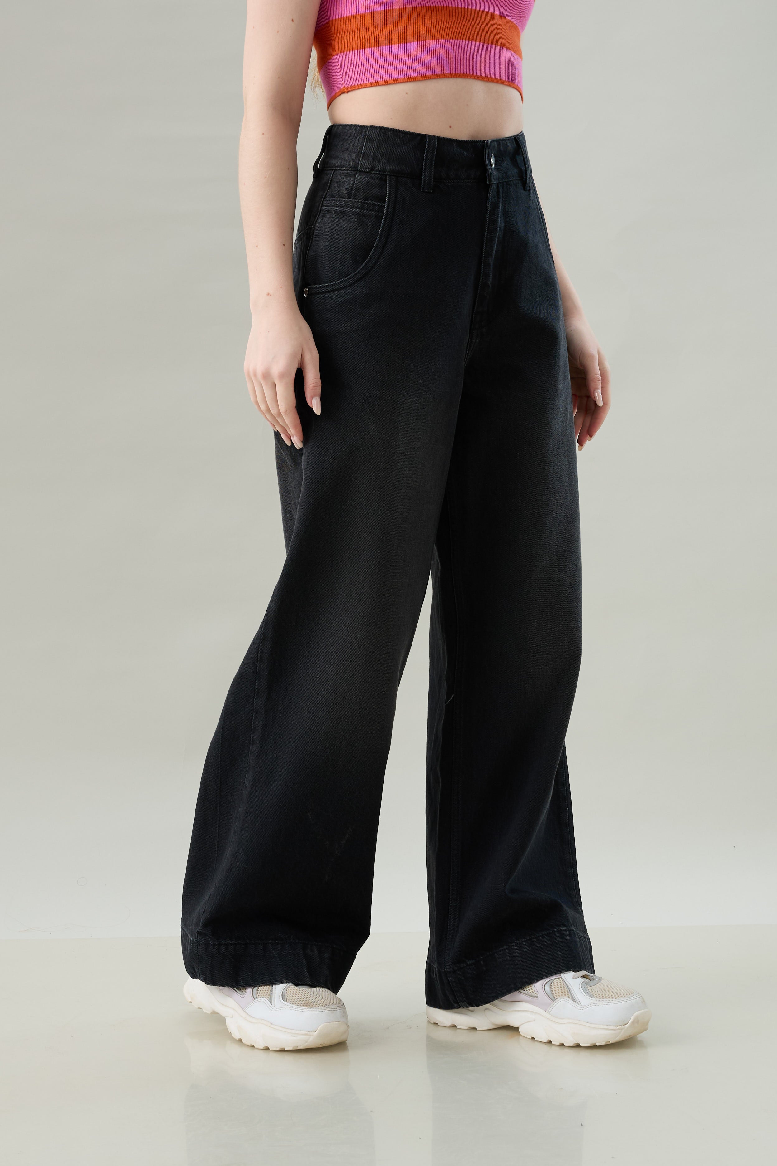 Studio Black Wide Jeans